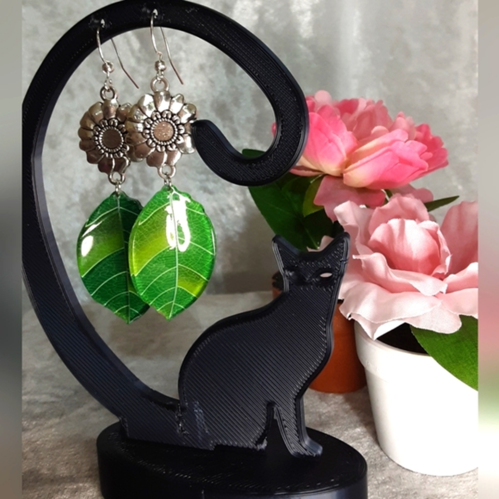 Handmade Flower Leaf Earrings Green Silvertone
